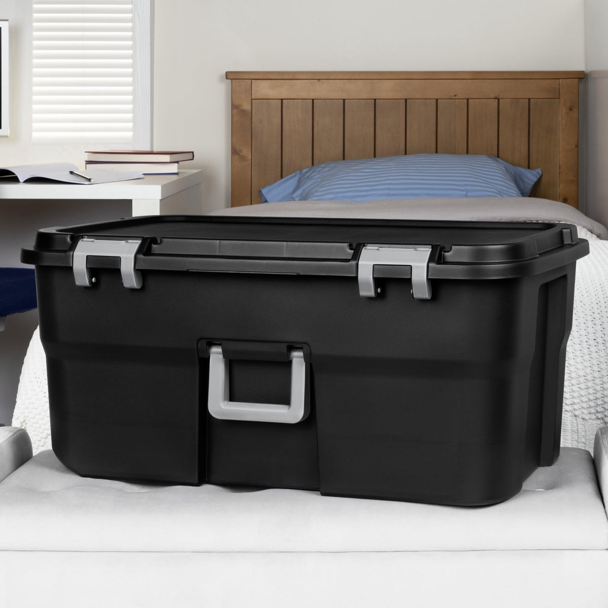 Black 22 Gal Wheeled Plastic Storage Trunk 2 Pack I5045