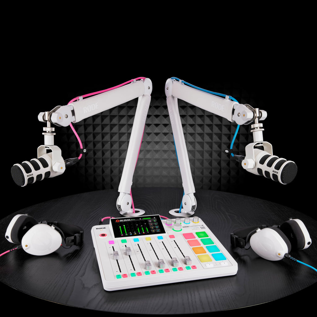 White Cardioid Dynamic Broadcast Microphone with XLR Cable S826